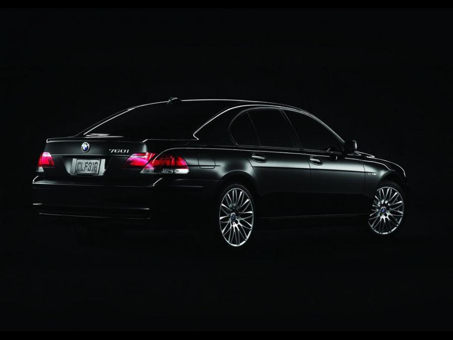  BMW 760i 2005 года  (фото 2 из 2)